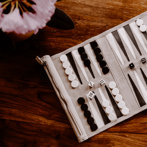 Backgammon reisespill i ekte skinn - Farge: Krem
